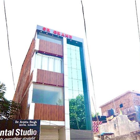 Hotel Sr Grand Gorakhpur Zewnętrze zdjęcie