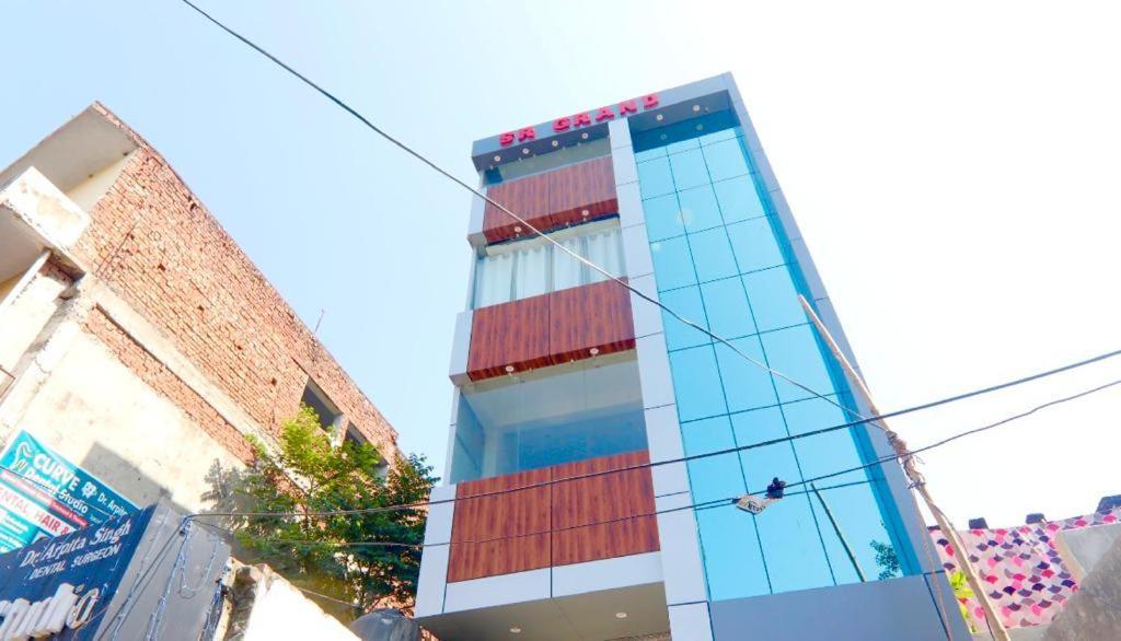 Hotel Sr Grand Gorakhpur Zewnętrze zdjęcie